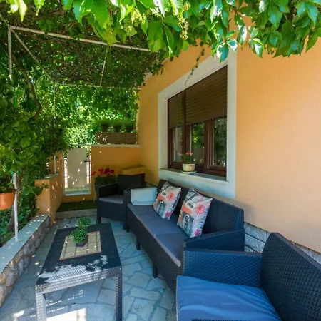 Villa Lara